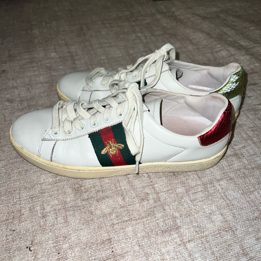 Gucci Ace Bee Sneakers! Size 39!